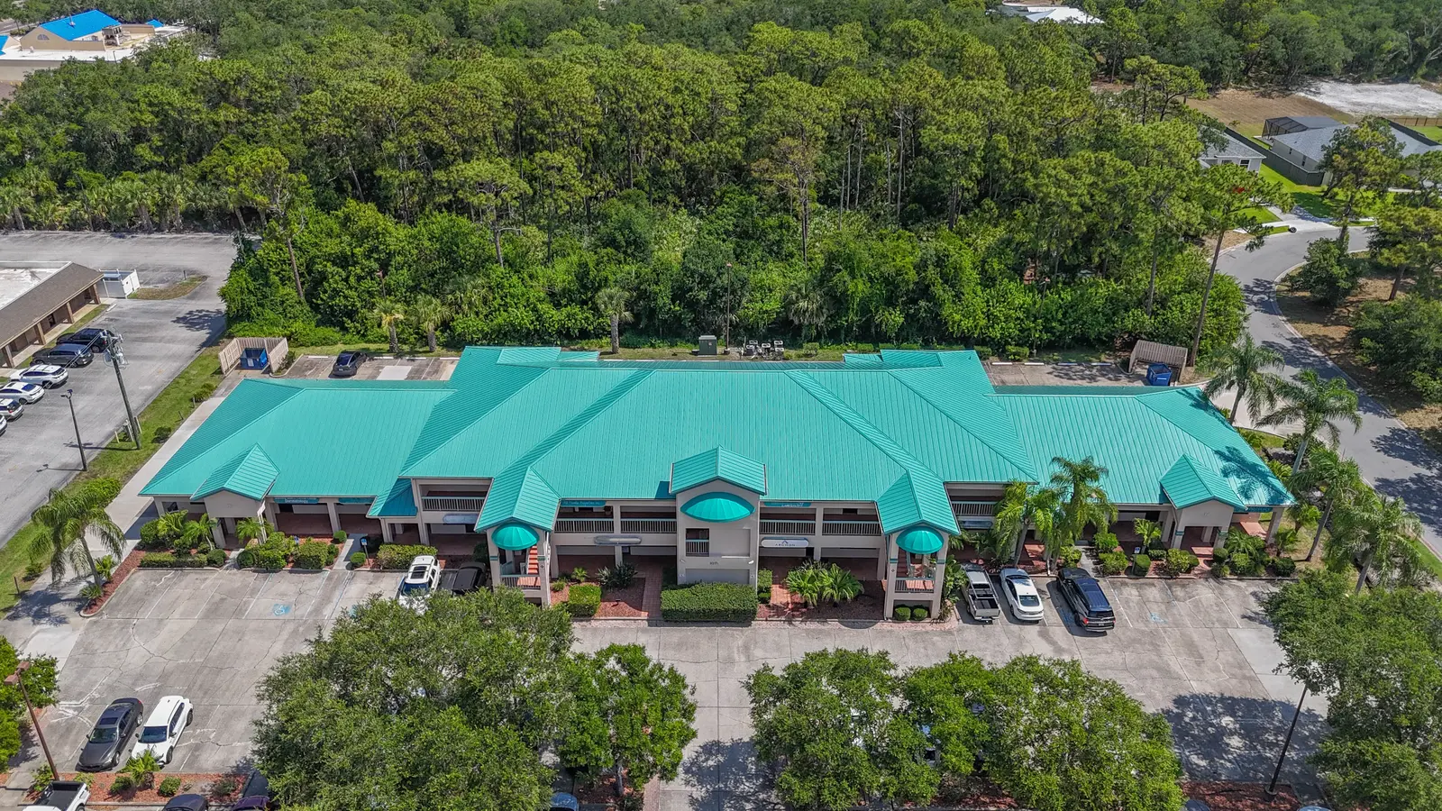 Florida's Roof-Age Insurance Law: What Changes for Condos and Townhomes