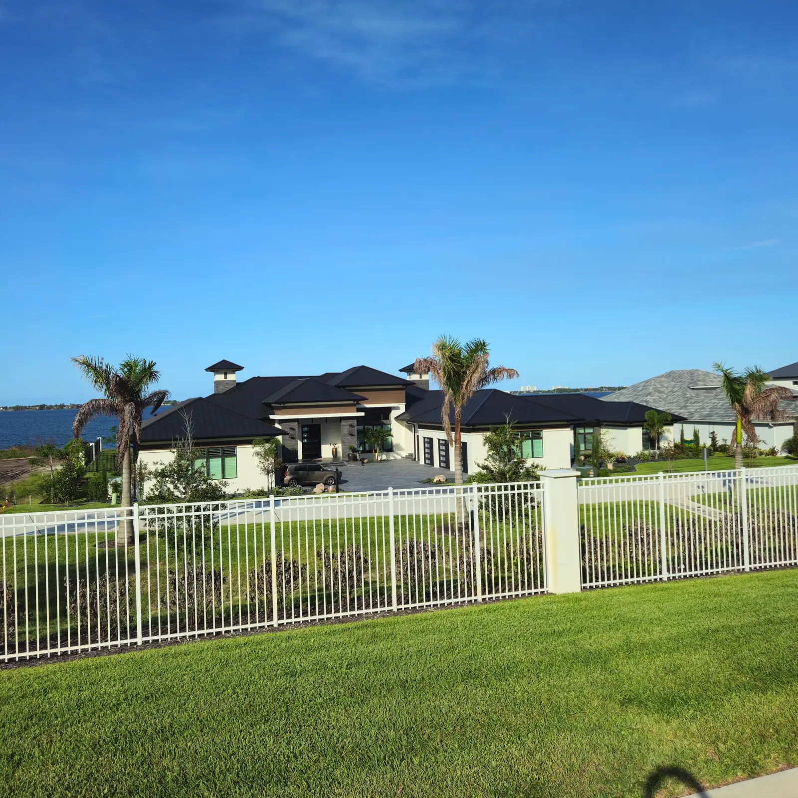 How a Metal Roof Can Lower Your Homeowners Insurance in Florida